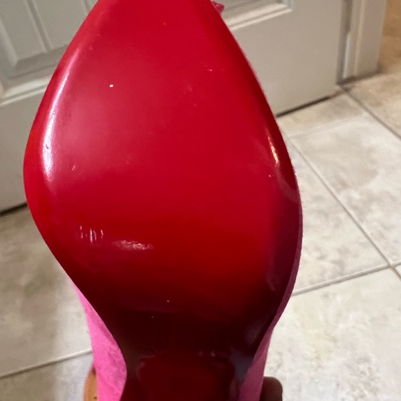 Size 38 pink Christian Louboutin heels - Picture 6 of 7